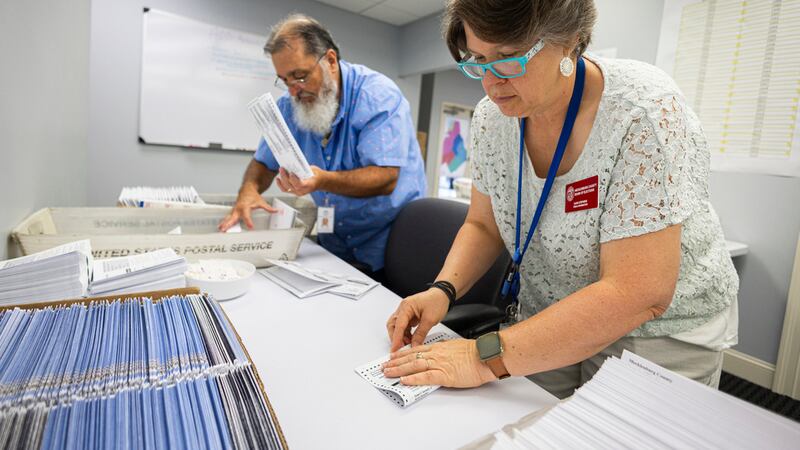 Estados hacen cambios de última hora en sus reglas para votar