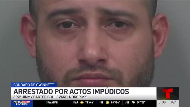 La madre de la niña dijo que la llamó llorando cuando ella estaba en el trabajo y le contó lo...