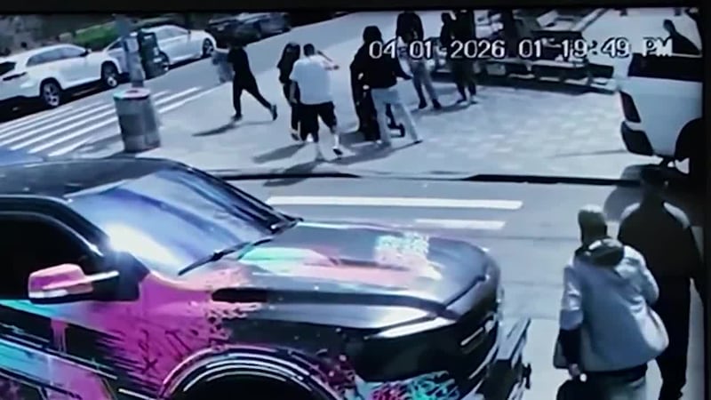 Bebé de 7 meses muere luego de que bala perdida impactara su cabeza en una tienda en medio del...