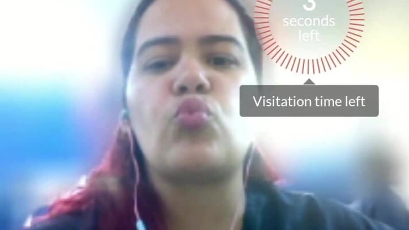 Arrestada durante su cita de inmigración, descubrió en el centro de detención que estaba...